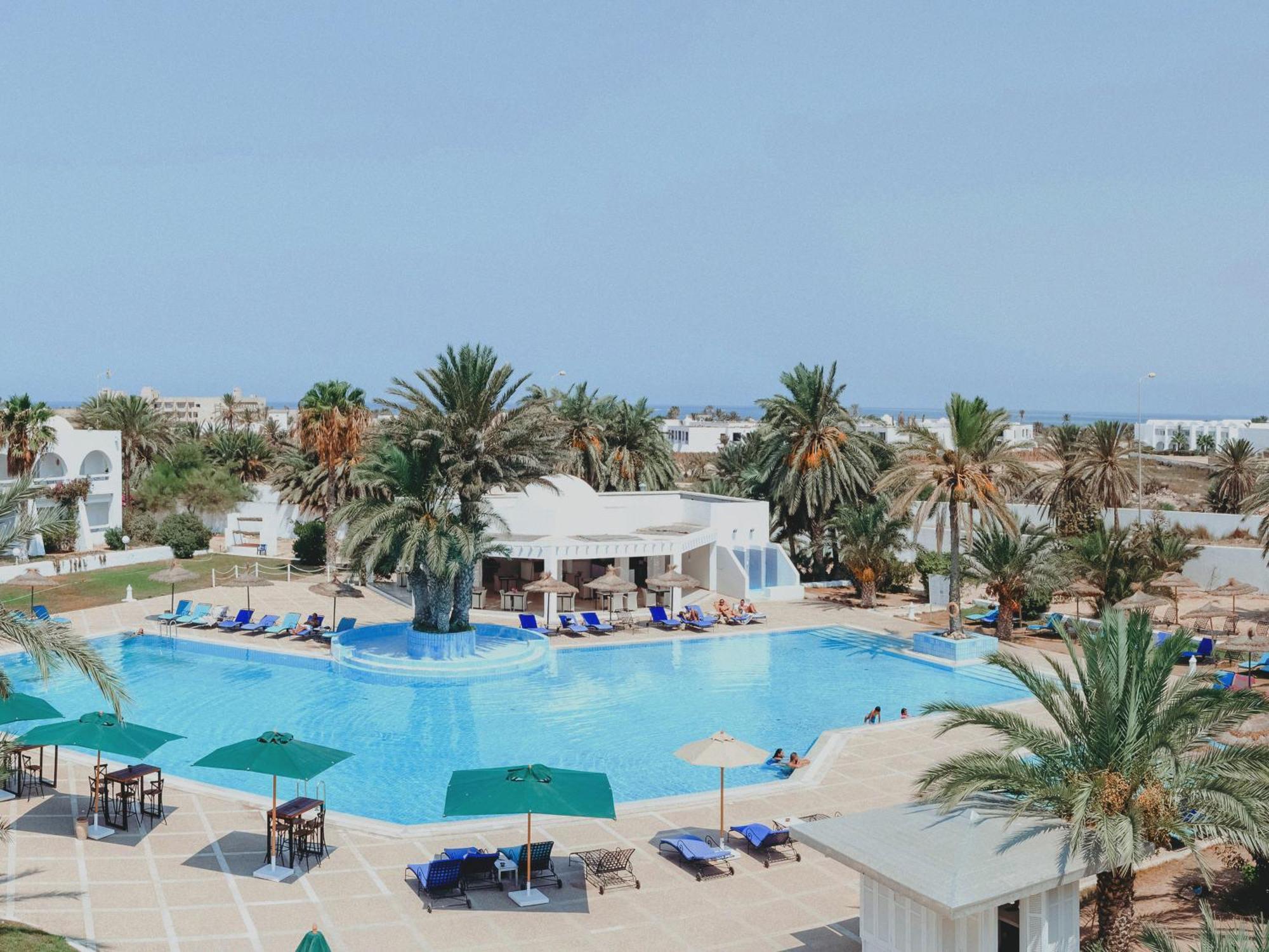 Bougainvillier Djerba Hotel Taguermess